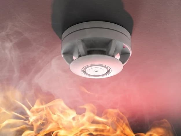 Ceiling smoke detector with fire and smoke below